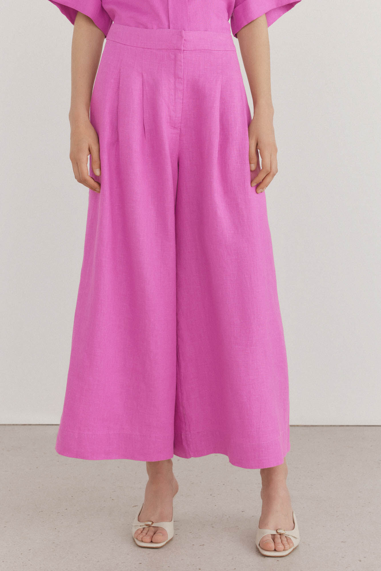 Pedro del Hierro Saia cal&ccedil;a