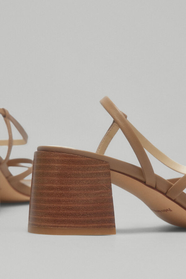 Pedro del Hierro Sandalia tac&oacute;n media multi tiras Beige
