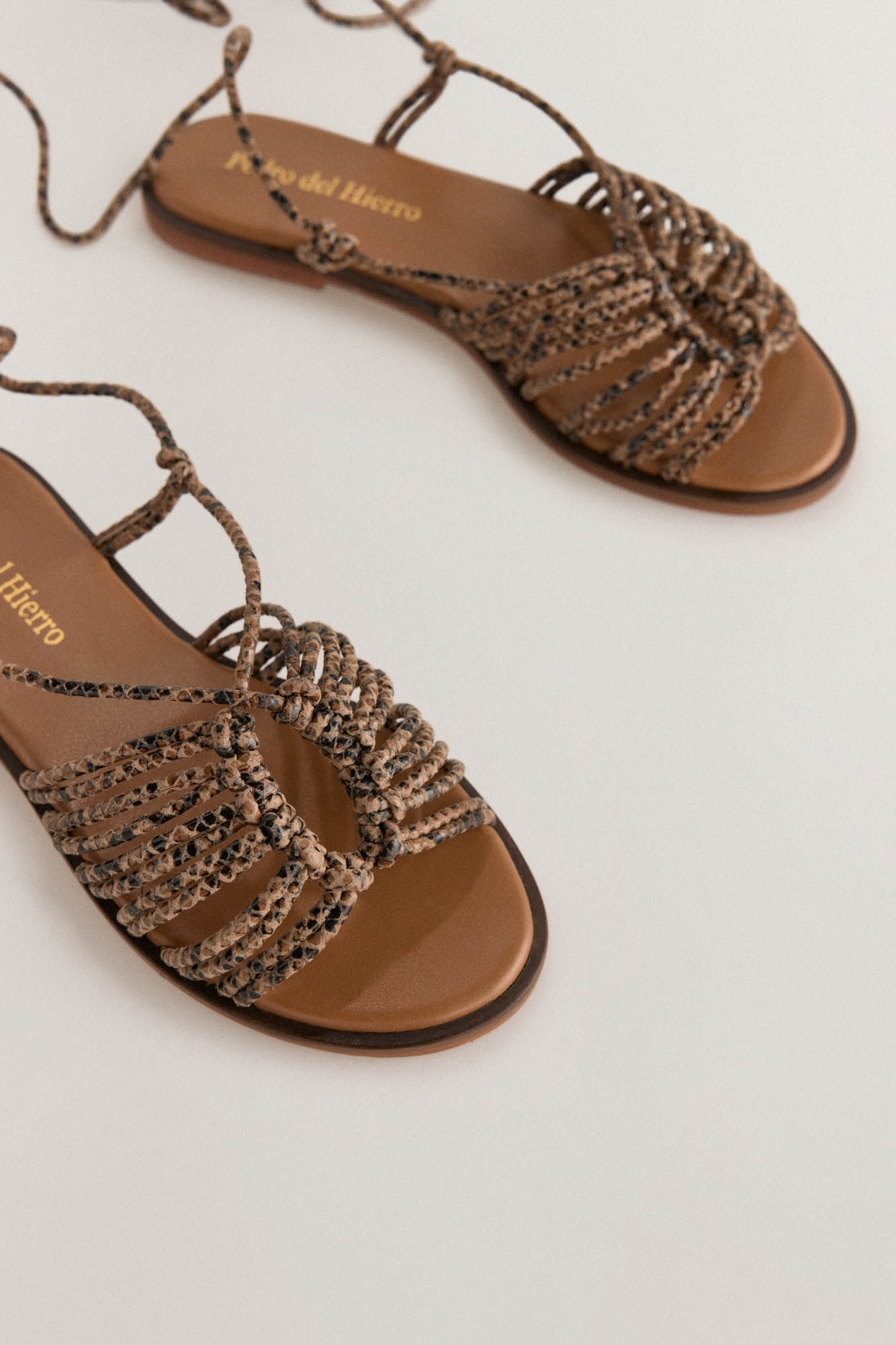 Pedro del Hierro Sandalia multi tiras