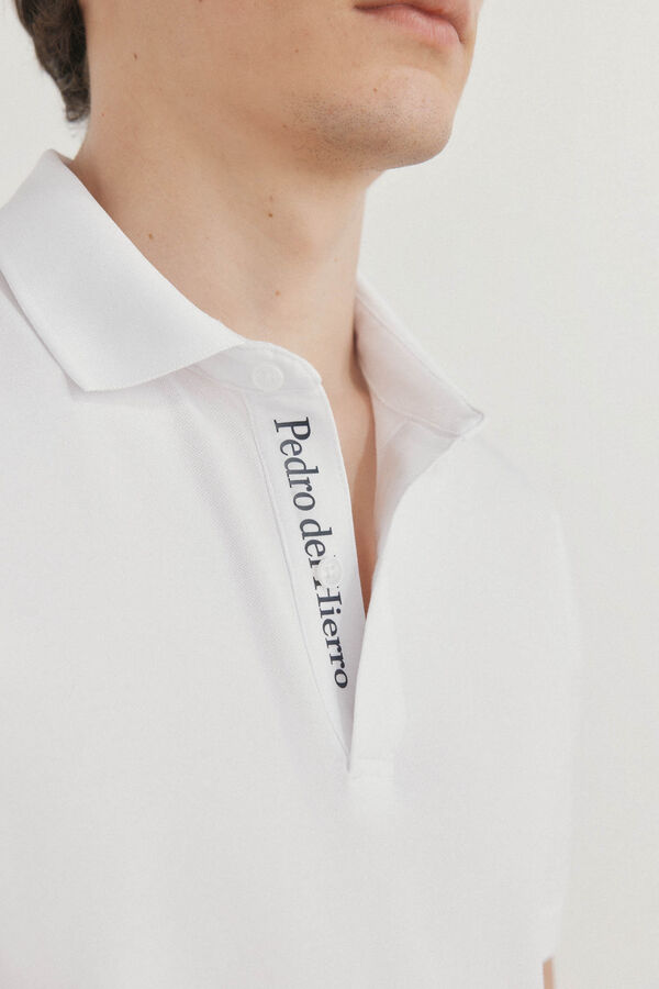 Pedro del Hierro P&oacute;lo t&eacute;cnico Branco
