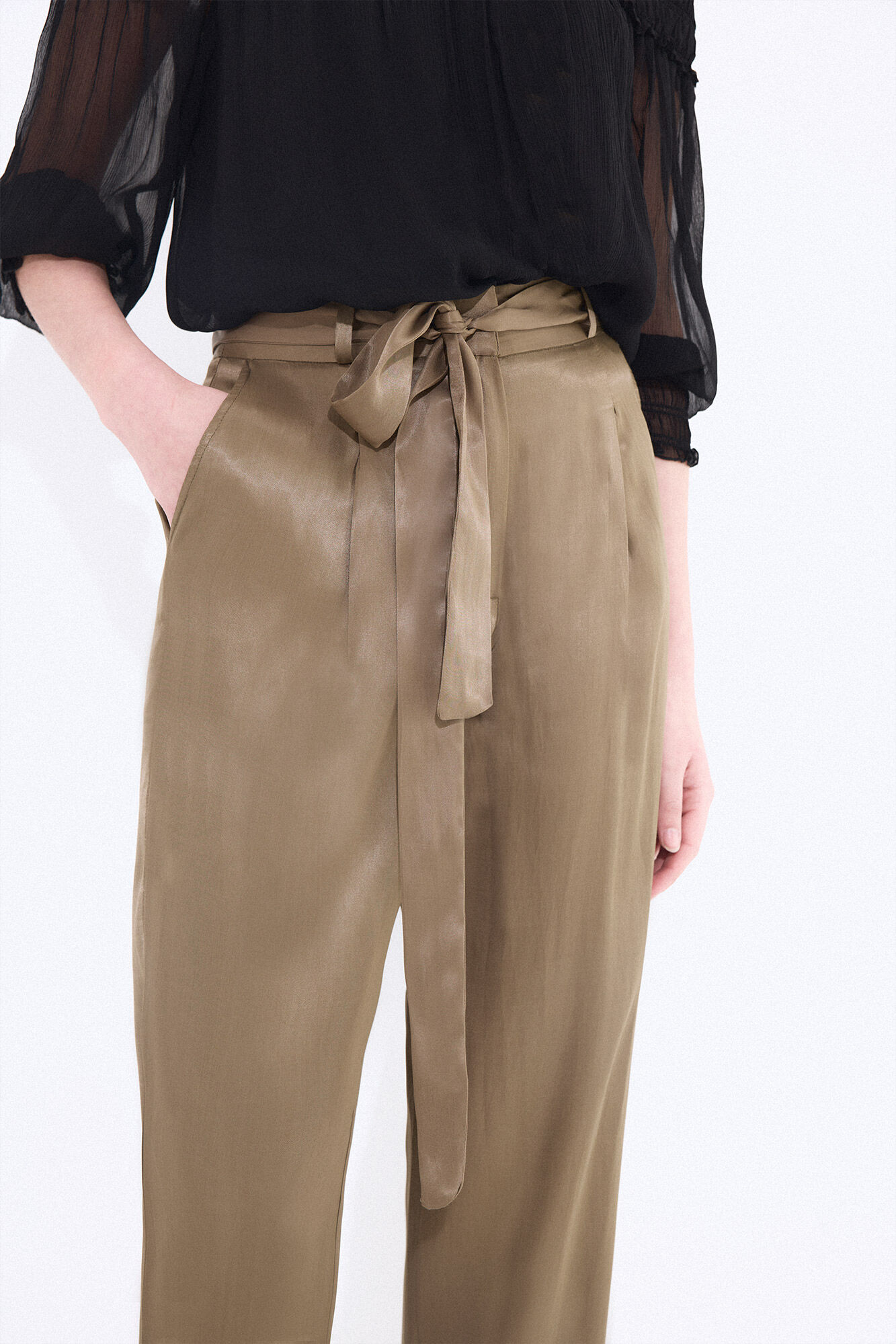 Pedro del Hierro Pantal&oacute;n sat&eacute;n verde
