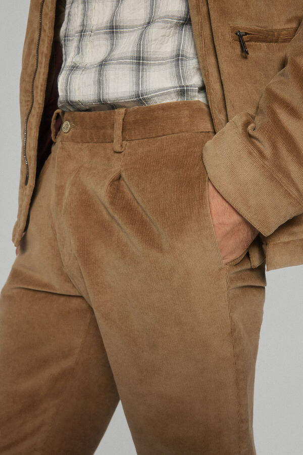 Pedro del Hierro Cal&ccedil;as chino com pin&ccedil;as regular fit Beige