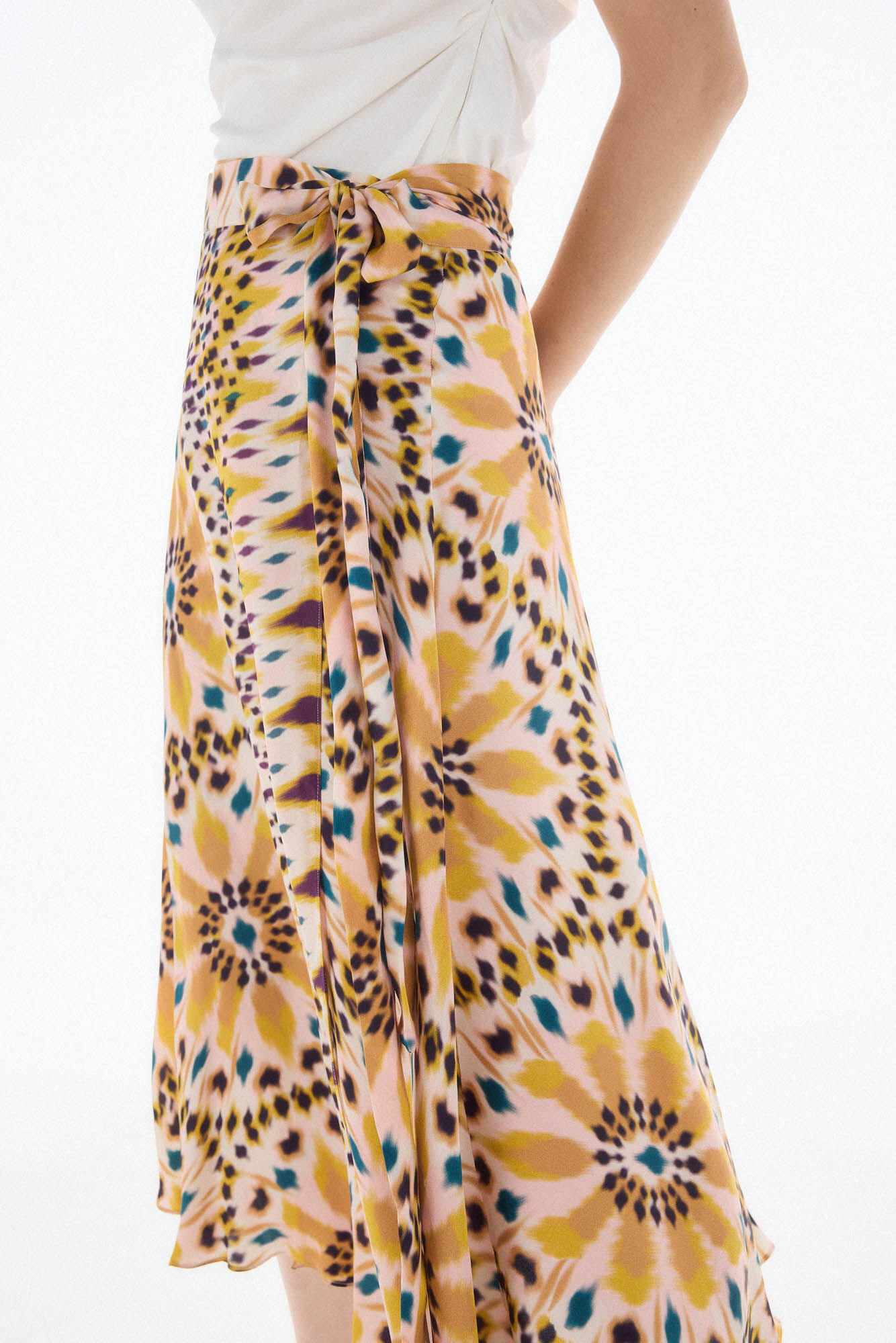 TFP by Tamara Falc&oacute; Falda pareo estampada