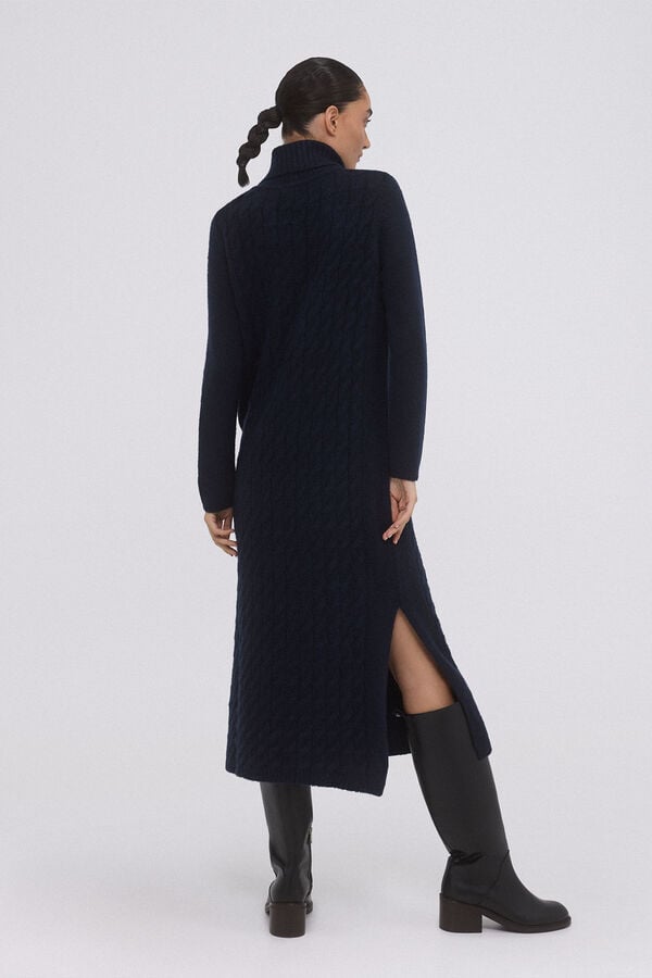 Pedro del Hierro Oitos malha central Azul