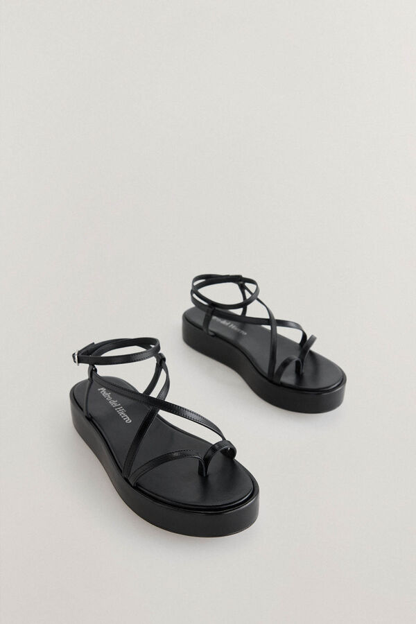 Pedro del Hierro Sandalia negra plataforma midi Negro