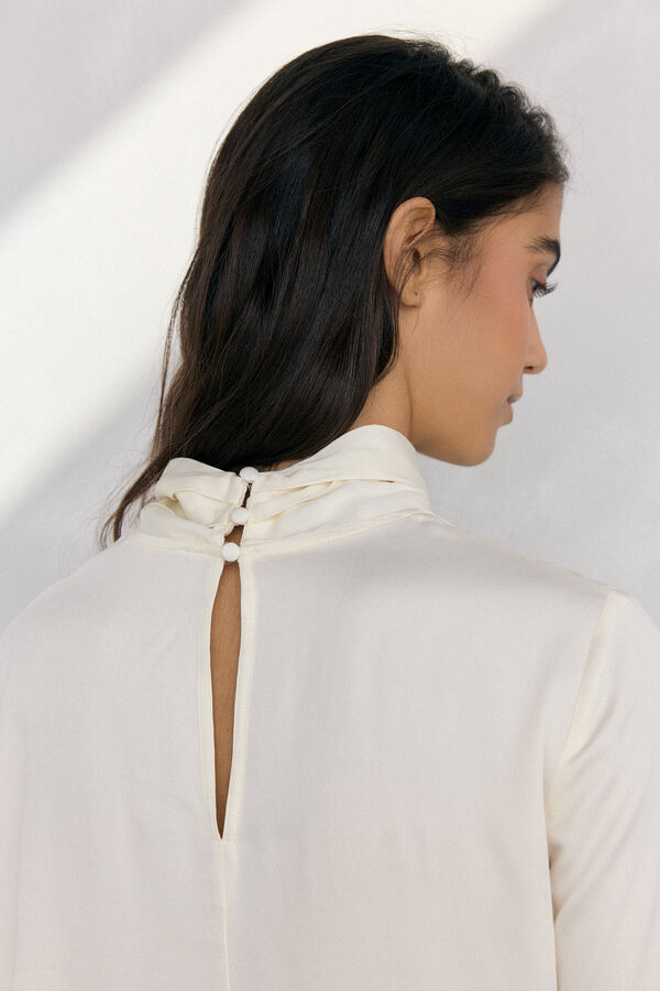 Pedro del Hierro Blusa sat&eacute;n cuello subido Crudo