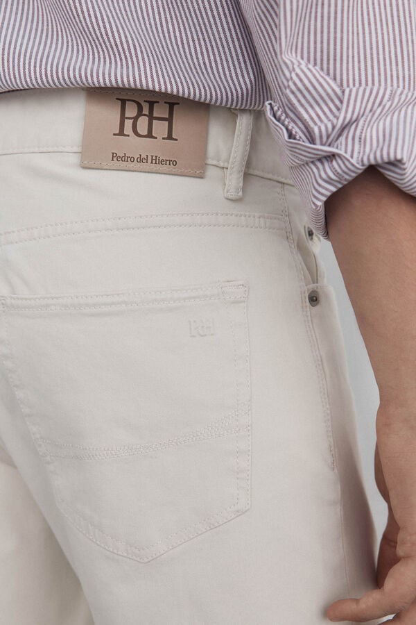 Pedro del Hierro Pantal&oacute;n 5 bolsillos color slim fit Beige