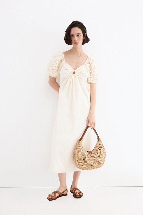 Vestido midi mangas bordadas