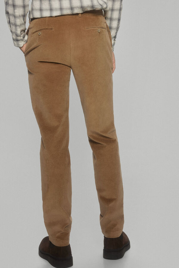 Pedro del Hierro Cal&ccedil;as chino com pin&ccedil;as regular fit Beige