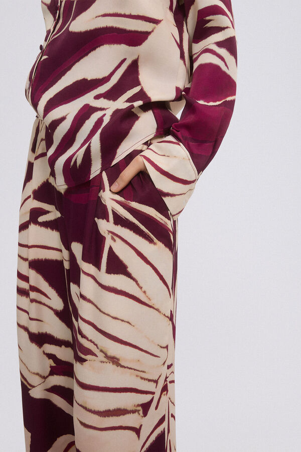 TFP by Tamara Falc&oacute; Pantal&oacute;n pijamero estampado Burdeos