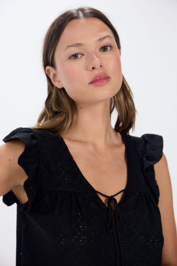 Springfield Camiseta bordado suizo costura cord&oacute;n negro