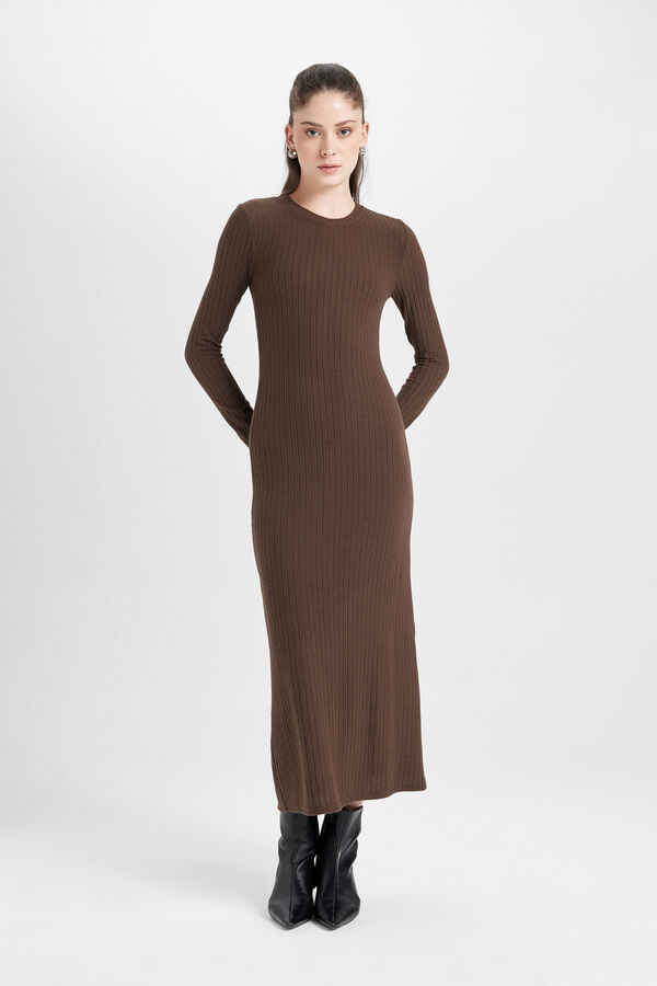 DeFacto Vestido maxi ajustado tostado