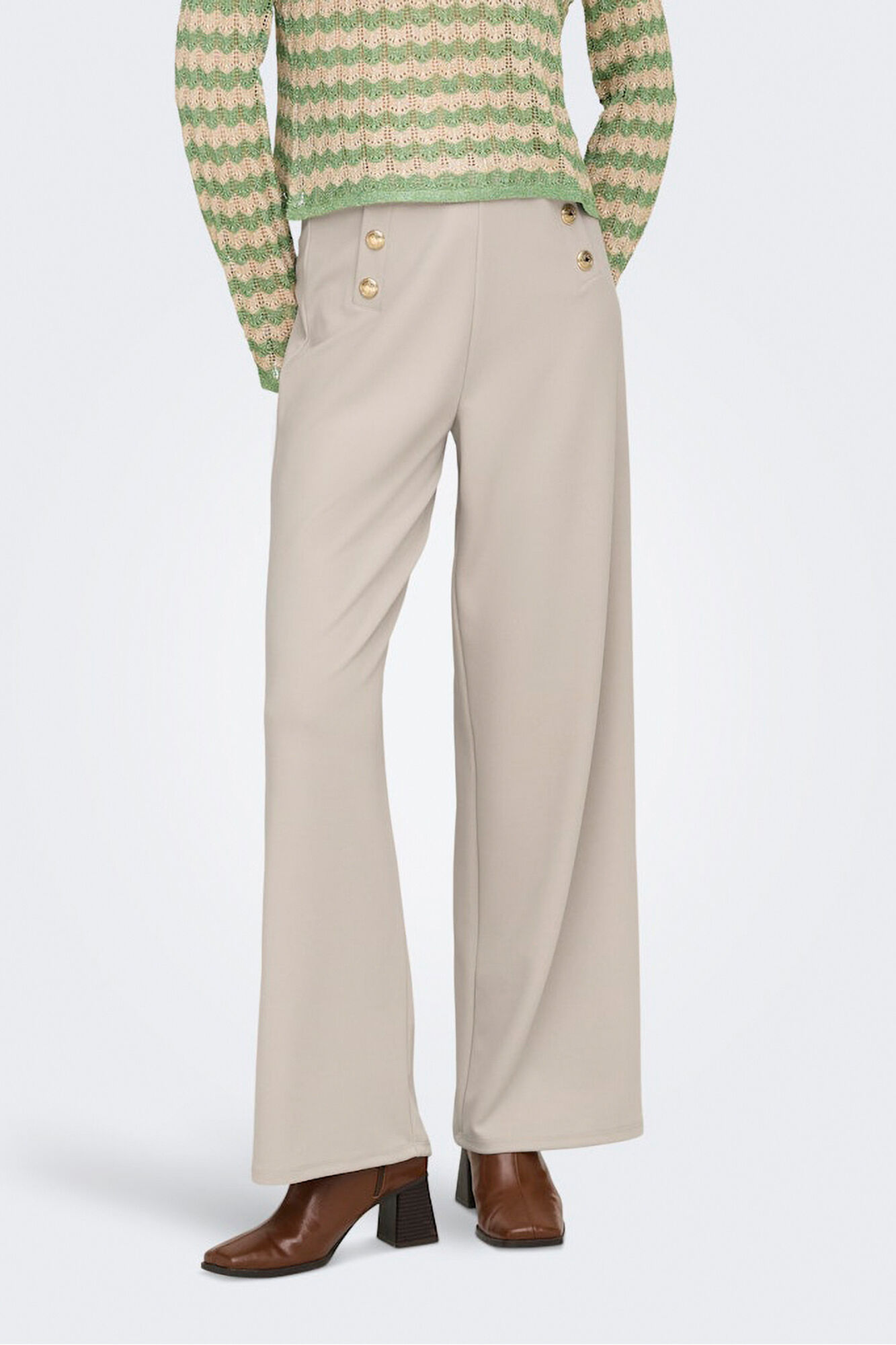 Only Cal&ccedil;a larga com bot&otilde;es