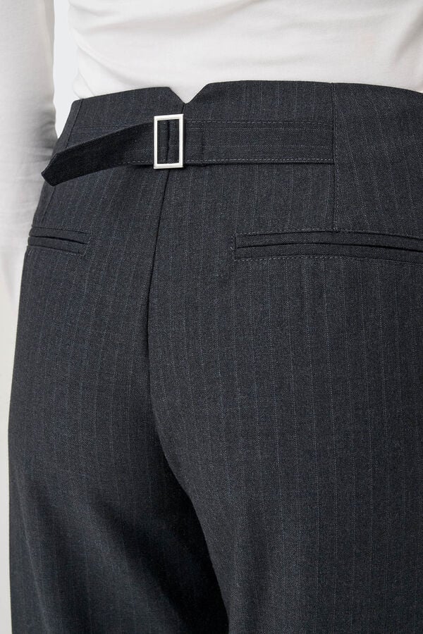 Only Pantal&oacute;n con raya diplom&aacute;tica gris