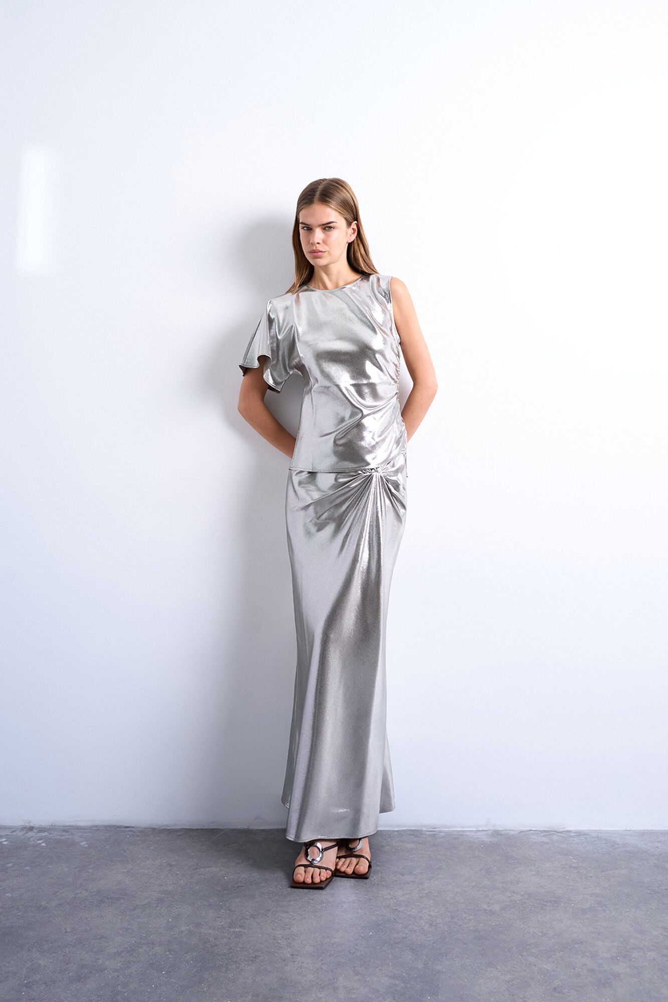 Topshop Vestido longo com babados met&aacute;licos