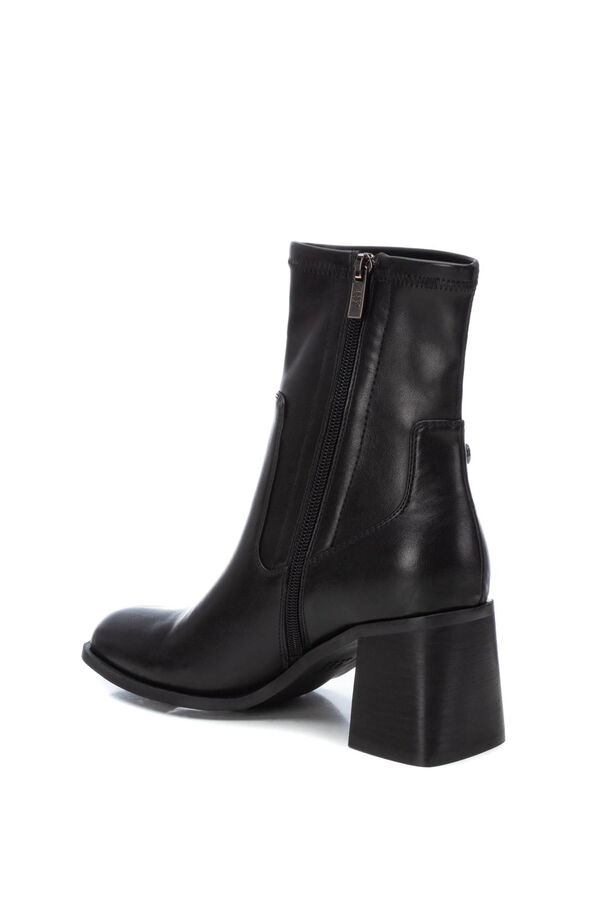 XTI Botin elastica con tac&oacute;n negro