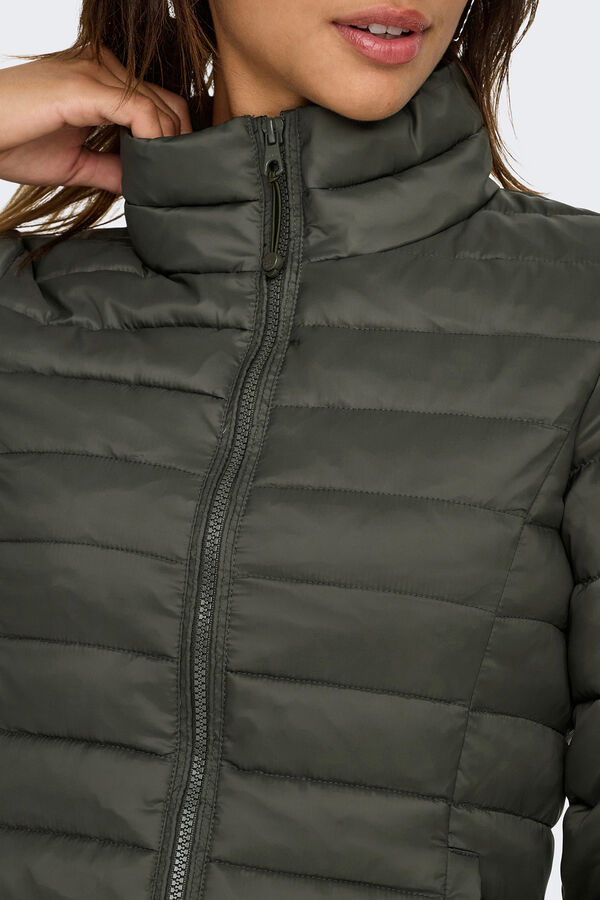 Only Chaqueta acolchada cuello alto gris