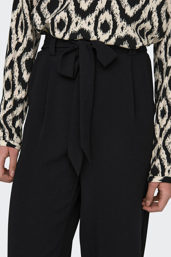 Only Pantal&oacute;n tobillero ancho tiro alto negro