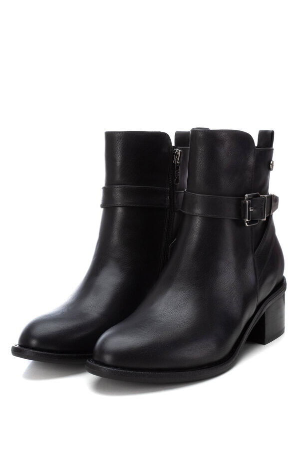 XTI Botin con tacon bajo y hebilla negro