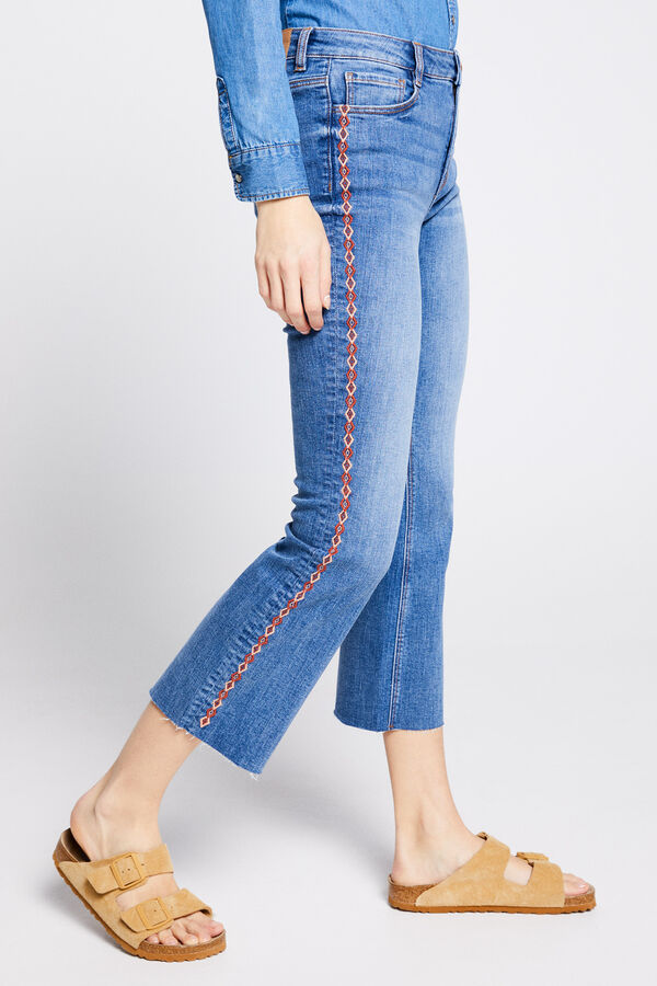 Springfield Jeans Kick Flare Bordado Lateral lavado sostenible azul medio