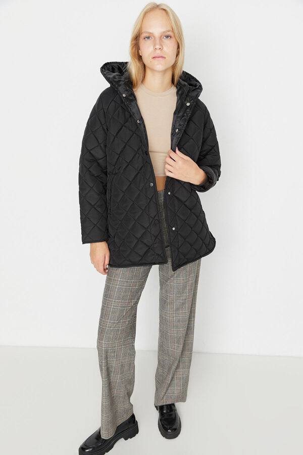 Trendyol Sobretudo acolchoado preto