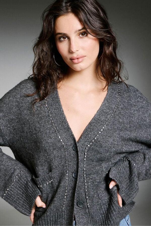 Only C&aacute;rdigan detalle tachas gris