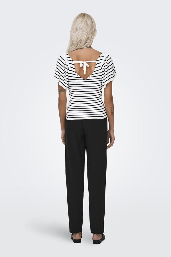 Only Top de punto escote pico beige