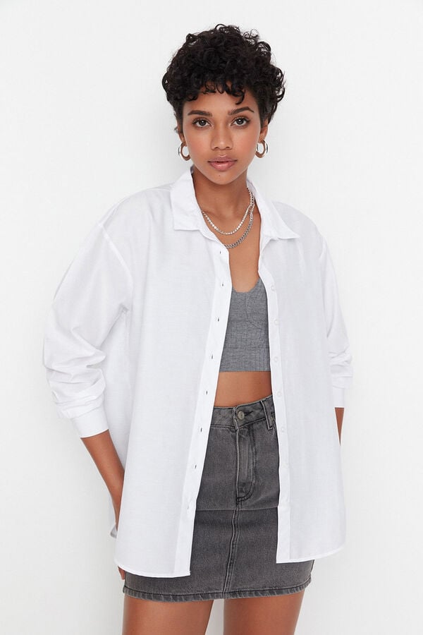 Trendyol Blusa fluida blanco