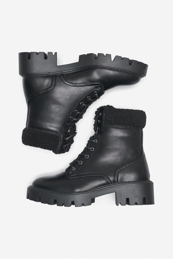 Only Borrego com detalhe em pele de botim preto