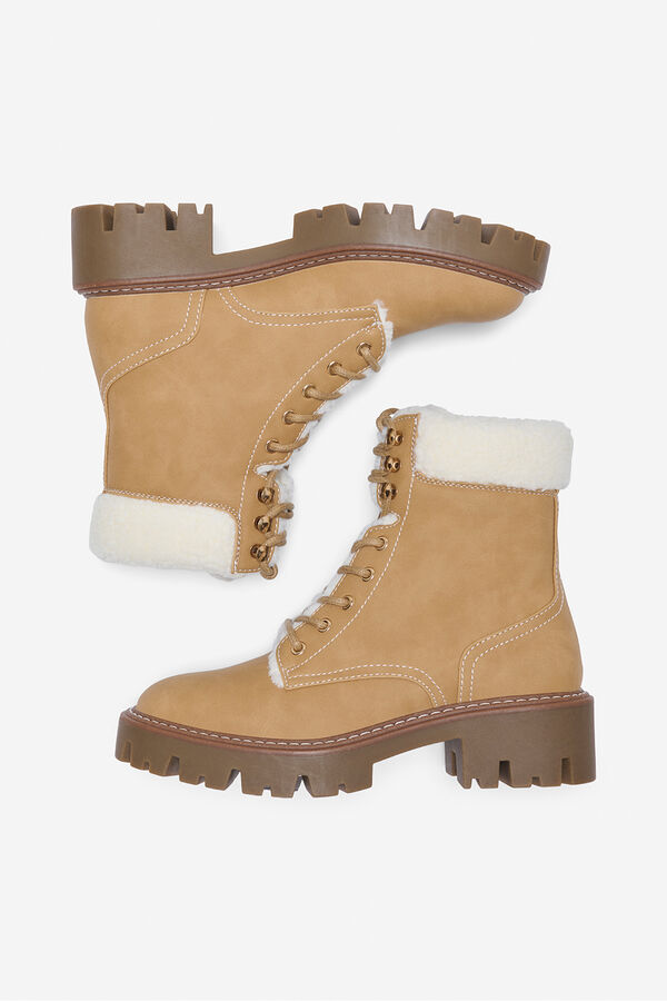 Only Bot&iacute;n detalle borrego tostado