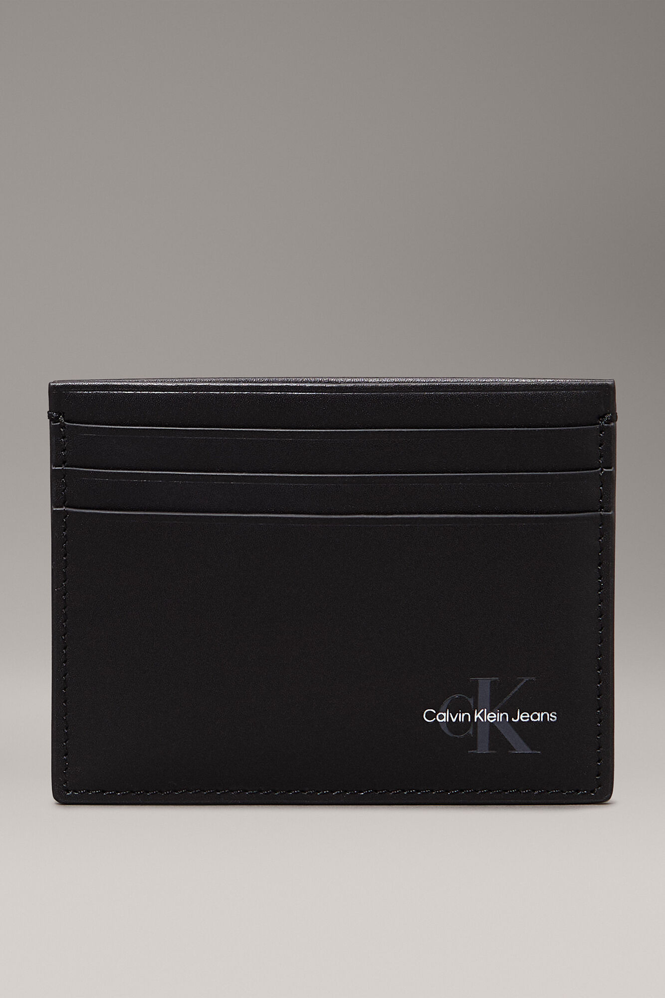 CK Jeans Monedero minimalista.