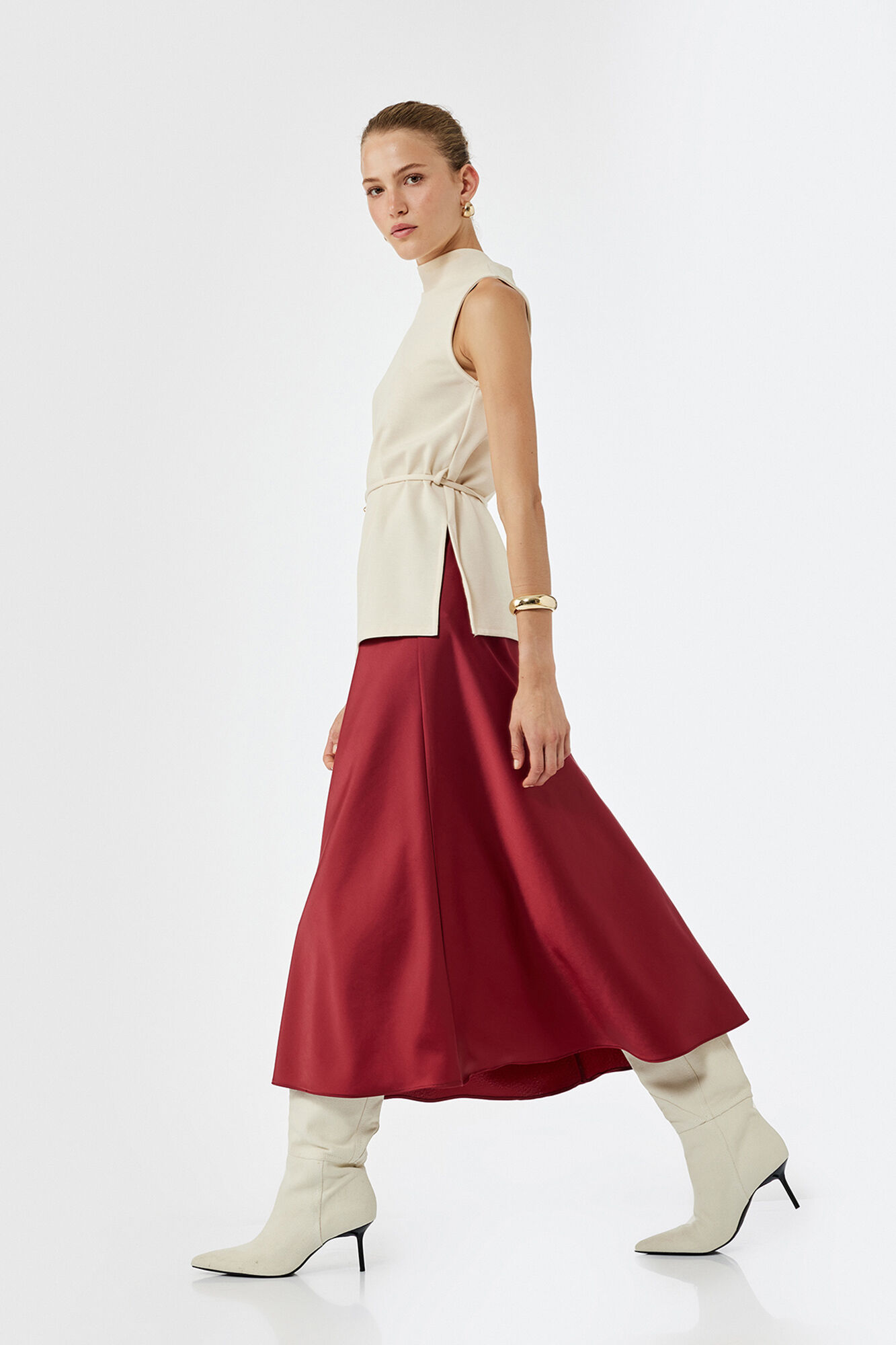 Koton Falda midi de corte regular con cintura est&aacute;ndar