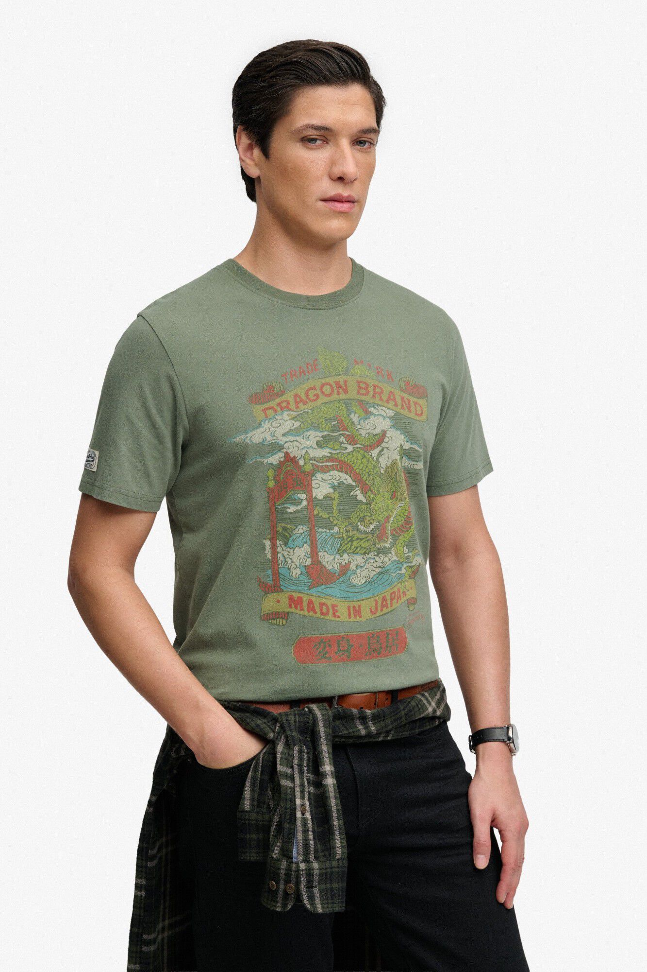 Superdry T-shirt de manga curta com estampado japon&ecirc;s na frente