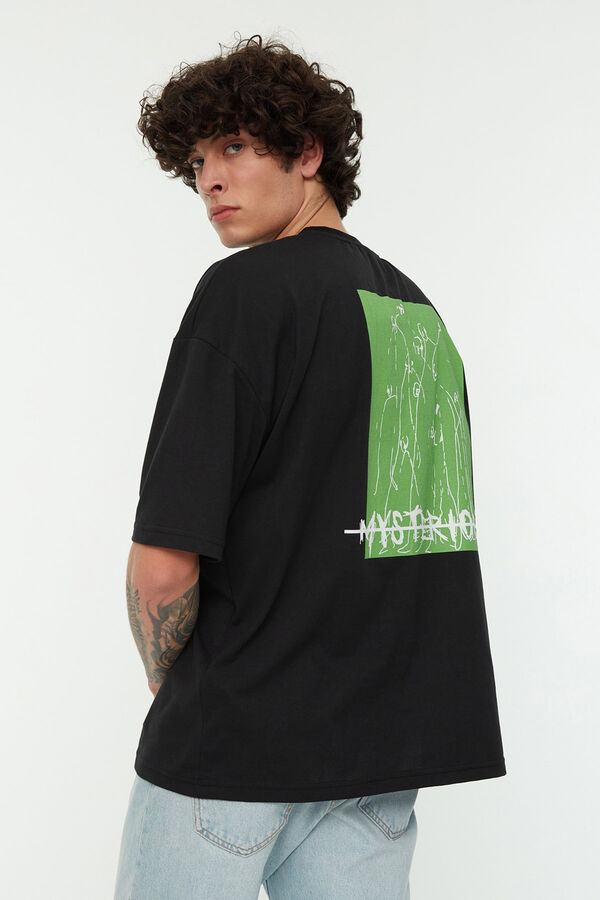 Trendyol Camiseta print trasero negro
