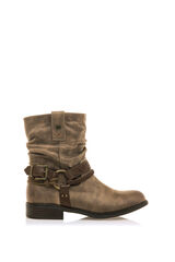 MTNG Bot&iacute;n plano Persea nude