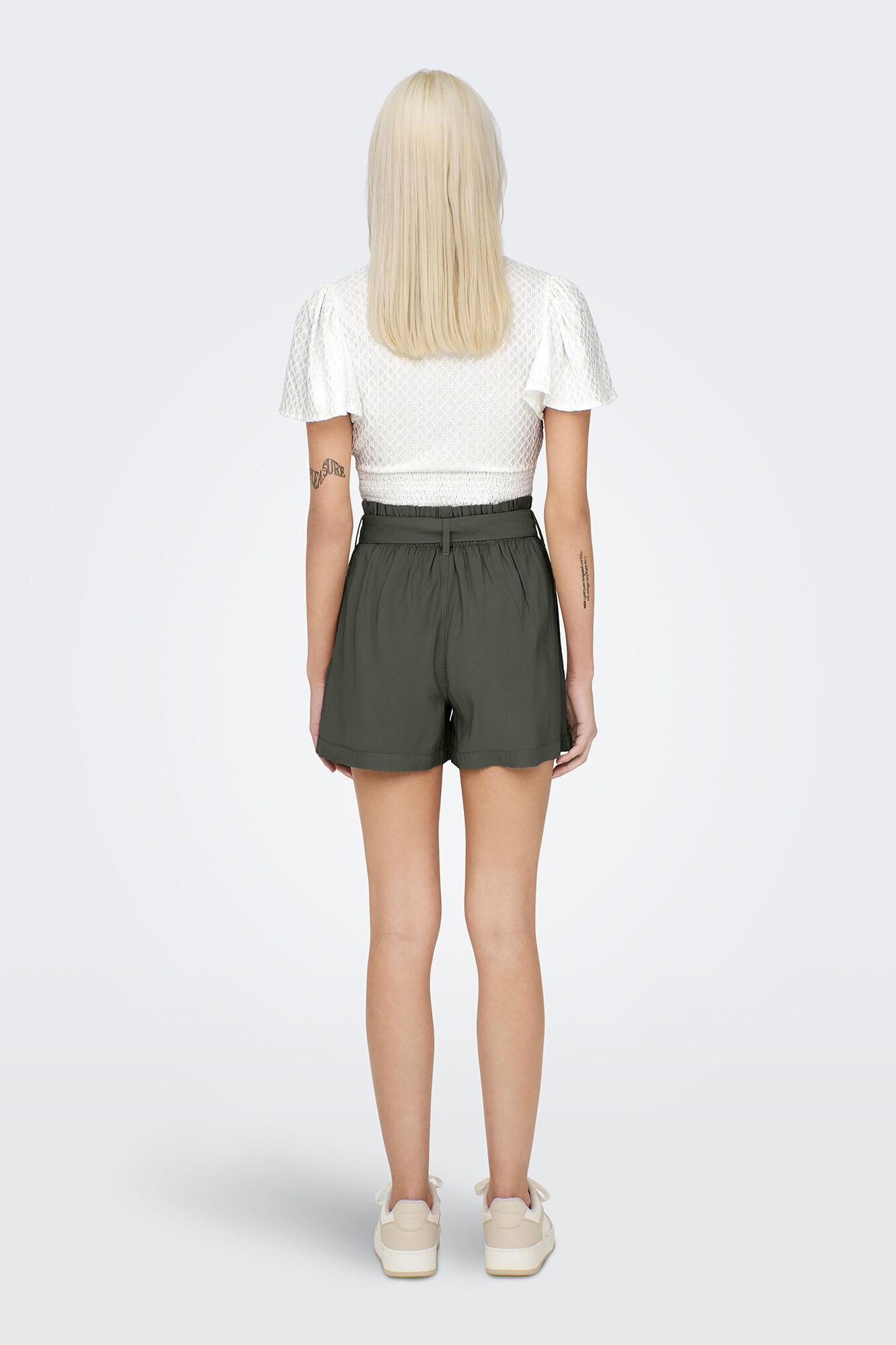 Only Shorts cintura alta com la&ccedil;ada