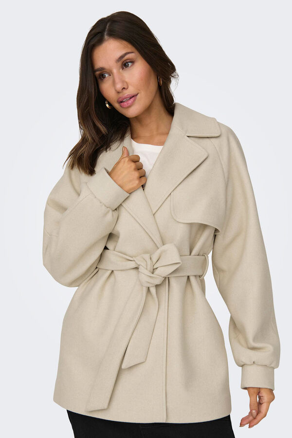 Only Abrigo corto cintur&oacute;n tostado