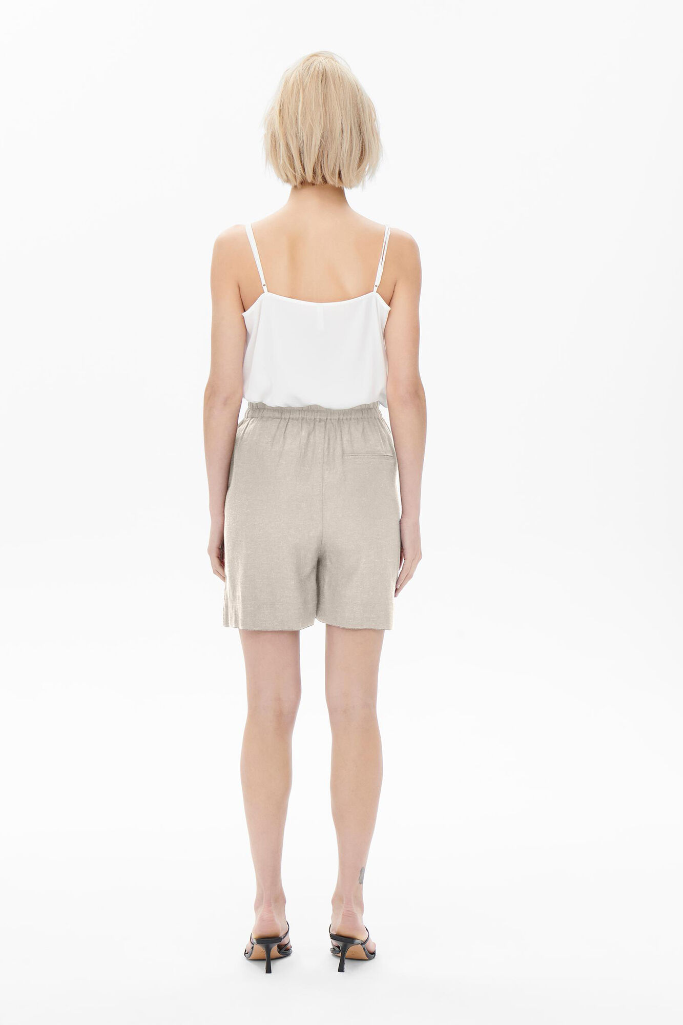 Only Shorts fluidos de lino