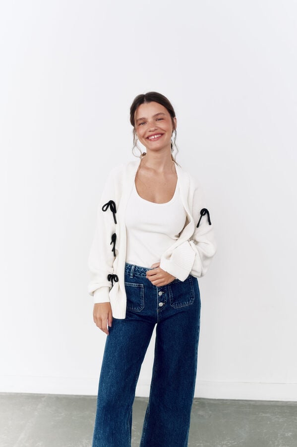 High Spirits Cardigan "Pétalas geladas"  bege