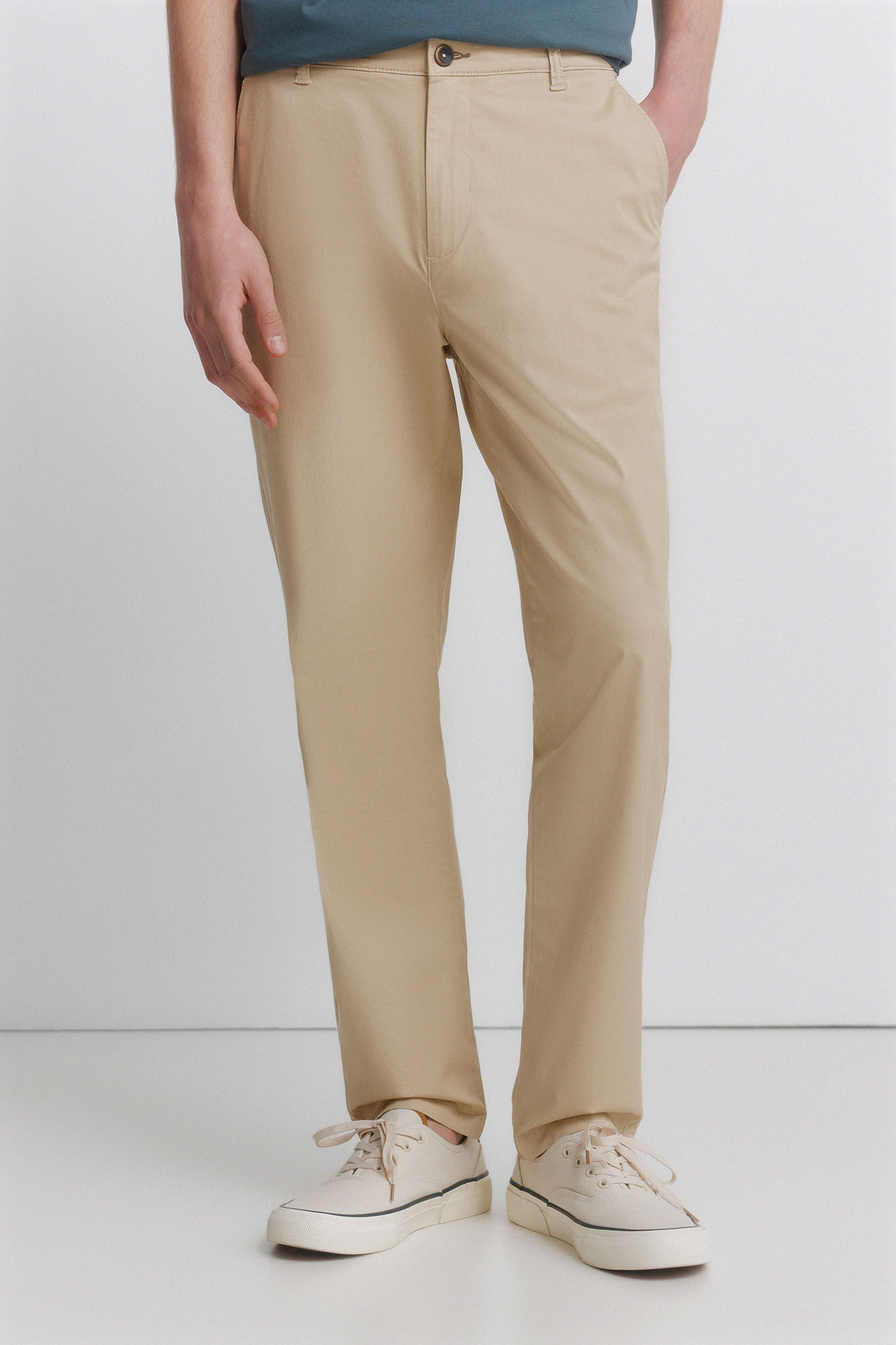 Springfield Pantal&oacute;n chino ligero comfort slim fit
