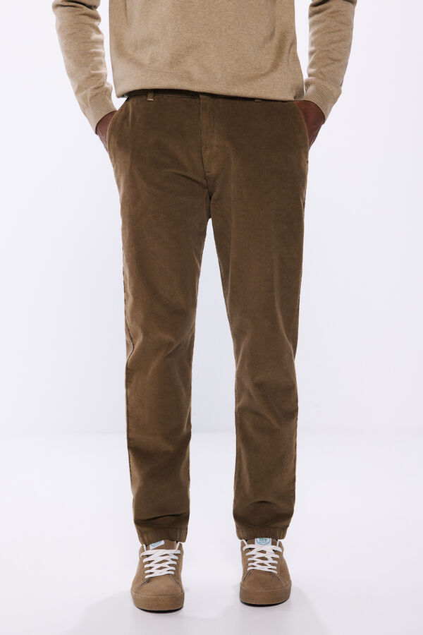 Springfield cal&ccedil;as chino de veludo lavadas e confort&aacute;veis camel