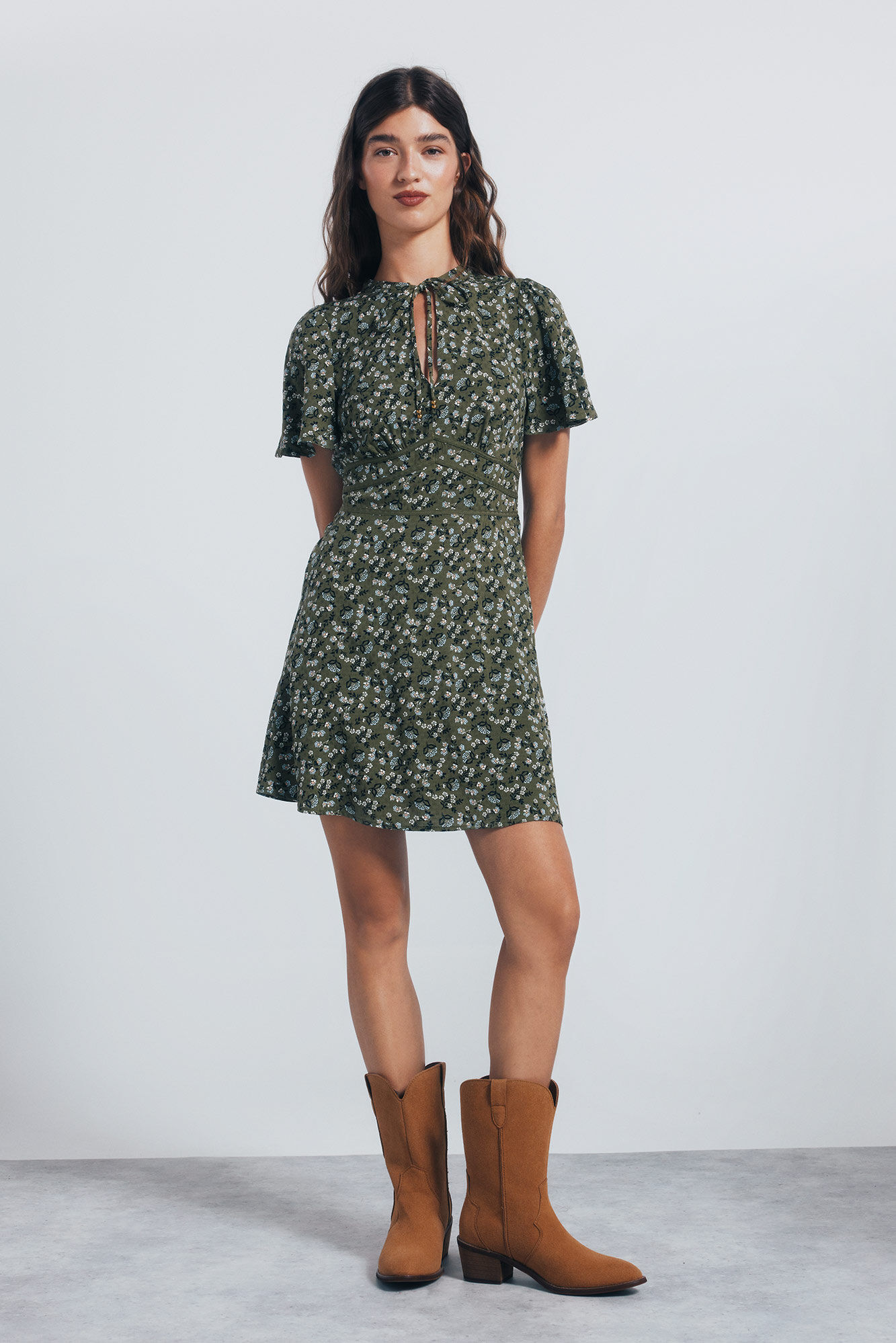 Springfield Vestido curto com debrum na cintura