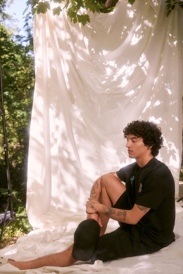 Springfield T-shirt "Roots Studio" flores preto