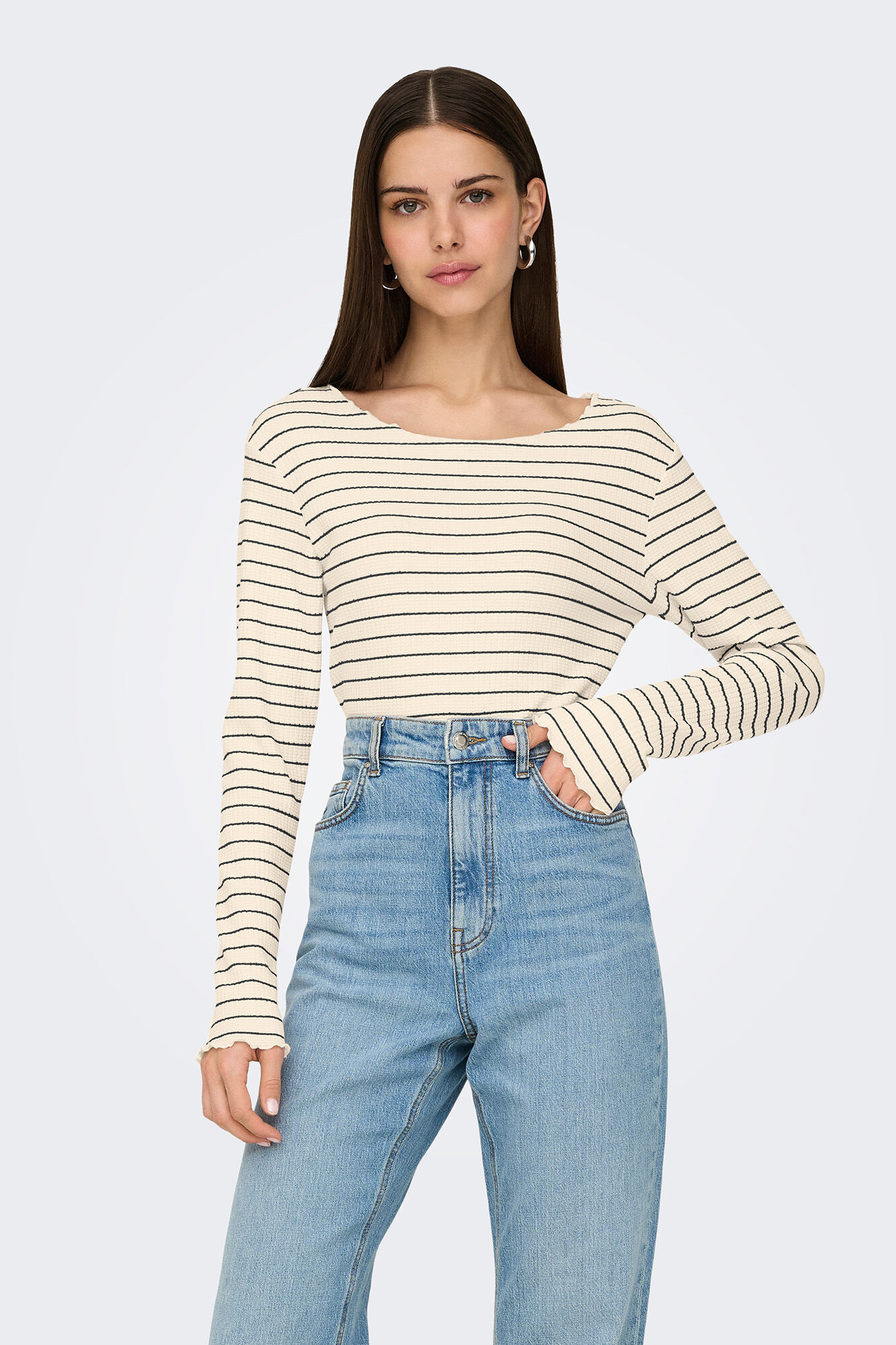 Only Camiseta corta manga larga bordes ondulados