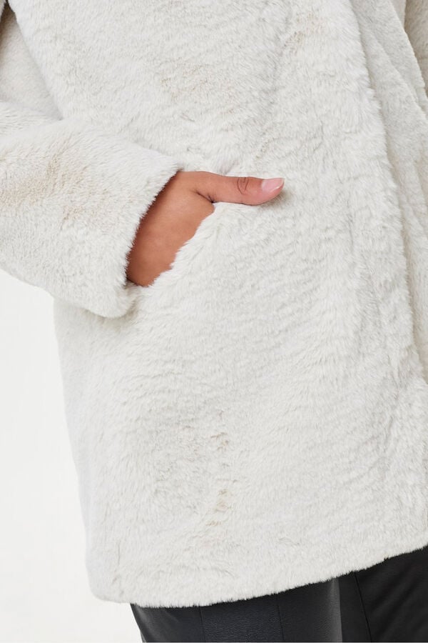 Only Abrigo de pelo sint&eacute;tico beige