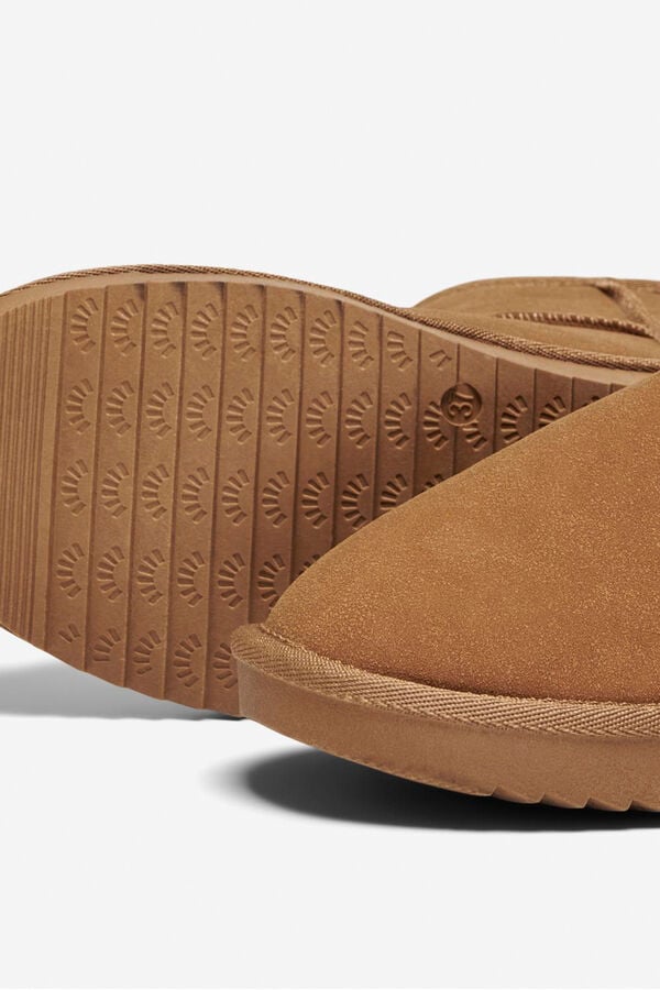 Only Botins de camur&ccedil;a com forro de pele cru