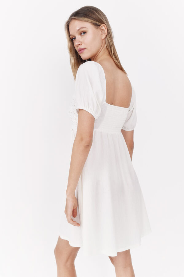 La Vecina Rubia Vestido corto "IBIZA" detalle crochet - La Vecina Rubia blanco