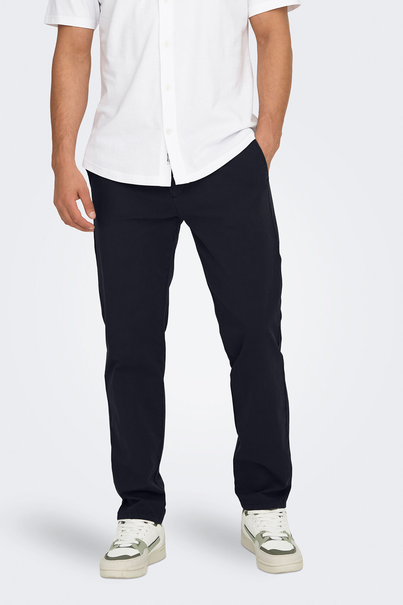 Only & Sons Pantal&oacute;n de hombre regular fit con cierre de bot&oacute;n y cremallera