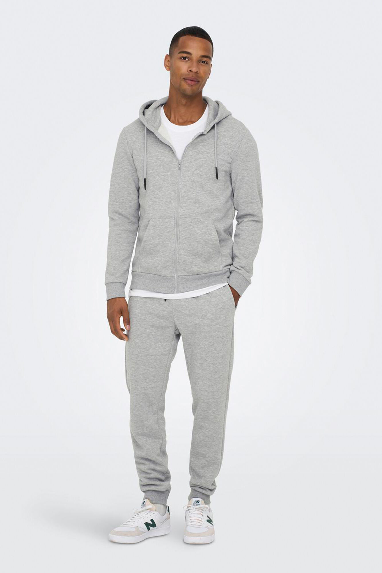 Only & Sons Pantal&oacute;n estilo ch&aacute;ndal de hombre regular fit.