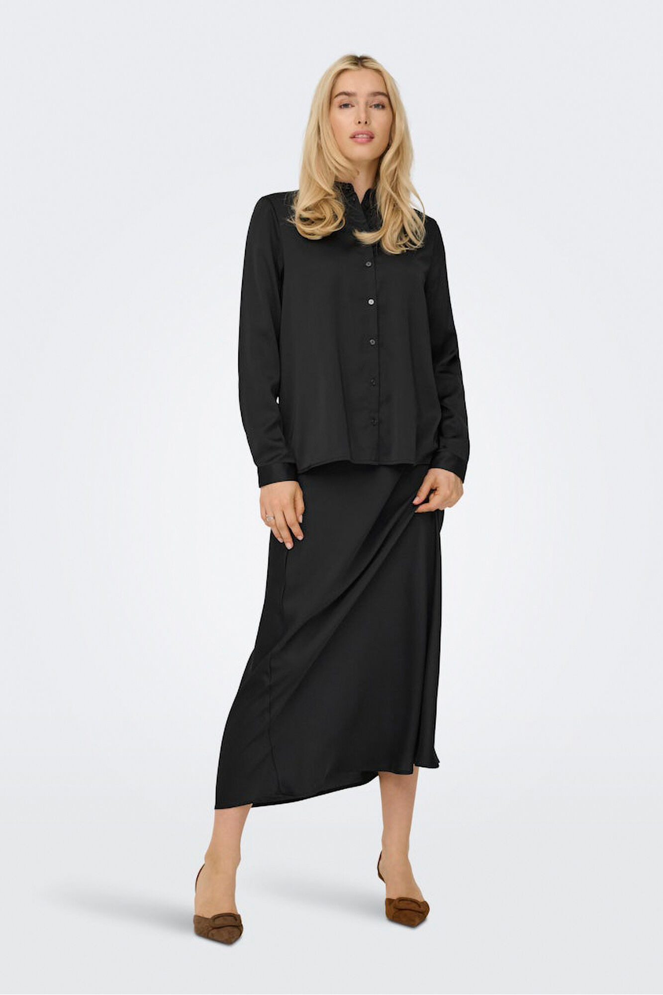 Only Camisa de sat&eacute;n